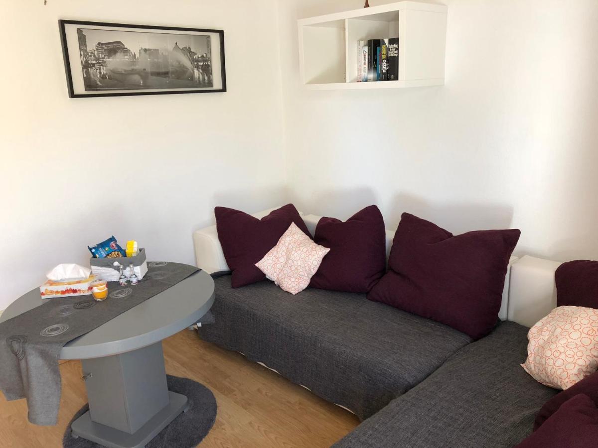 2 Zimmer Wohnung Mit Balkon - Naehe Messe Хаар Екстериор снимка
